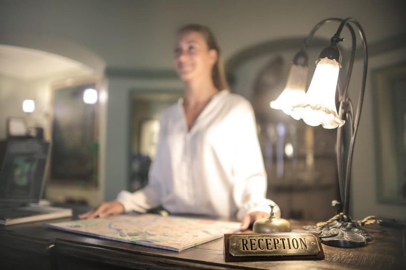 find-out-about-the-best-receptionist-jobs-london-has-to-offer